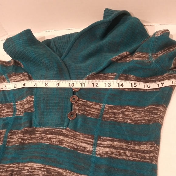 Womens Guess Slouchy Sweater Long Sleeves Knit Teal & Gray stripes Sz L. - Picture 3 of 7